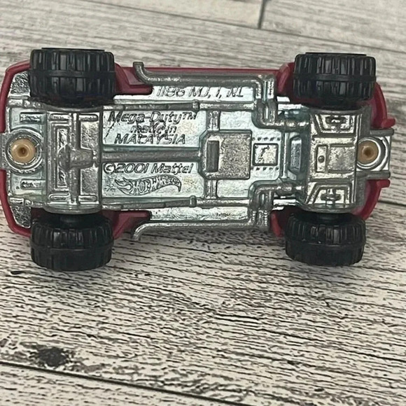 2001 Mattel Hot Wheels Mega Duty Malaysia Tan and Red - Picture 9 of 10